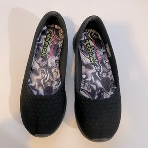 Skechers Air-cooled Memory Foam Flats
Black